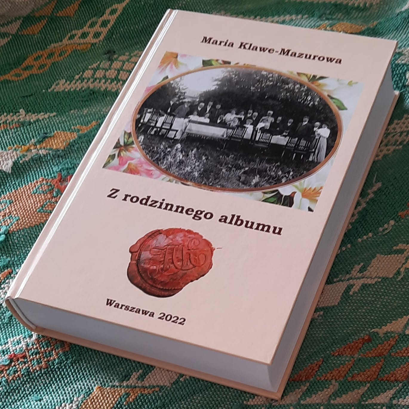 Książka „Z rodzinnego albumu” Marii Klawe-Mazurowej